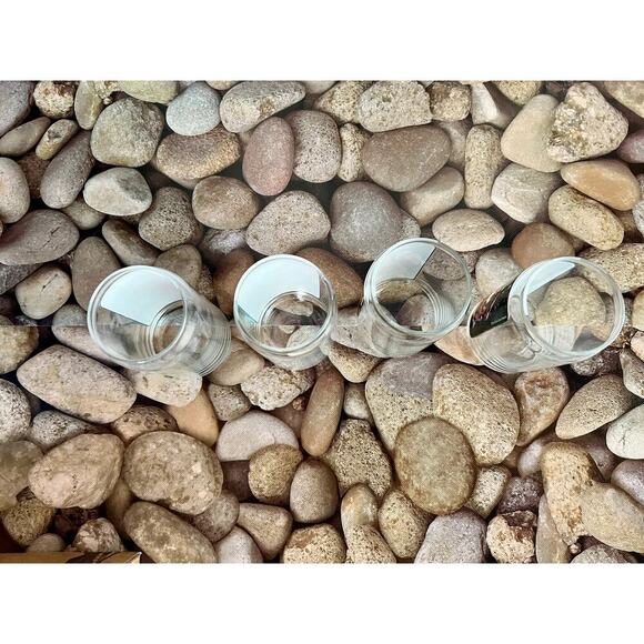 (4) HOLIDAY SANTA COCA COLA GLASSES - Picture 3 of 11